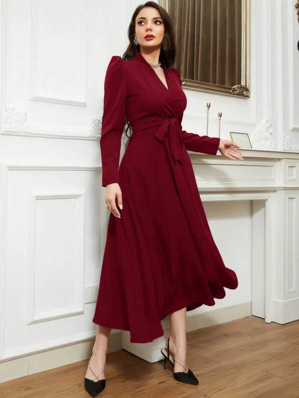 Modelyn – فستان سهرة طويل بأكمام طويلة بتصميم محتشم مع تفاصيل ربطة